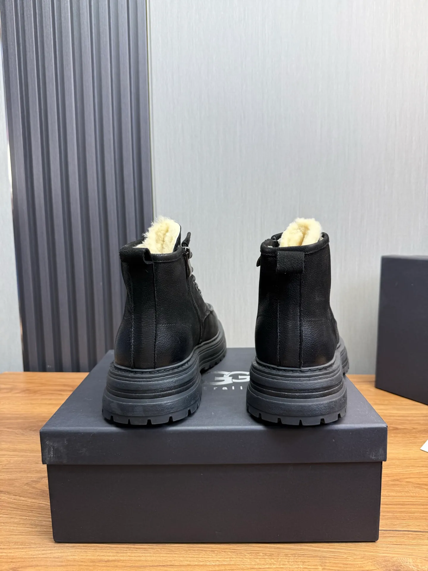 Factory price 680💰 [UGG] Men's hot winter warm boots🐑Simple and fashionable design, cowhide➕comfortable and warm wool lining. Soft and comfortable to wear, good warmth retention, and excellent foot feel. Regular size 38-45